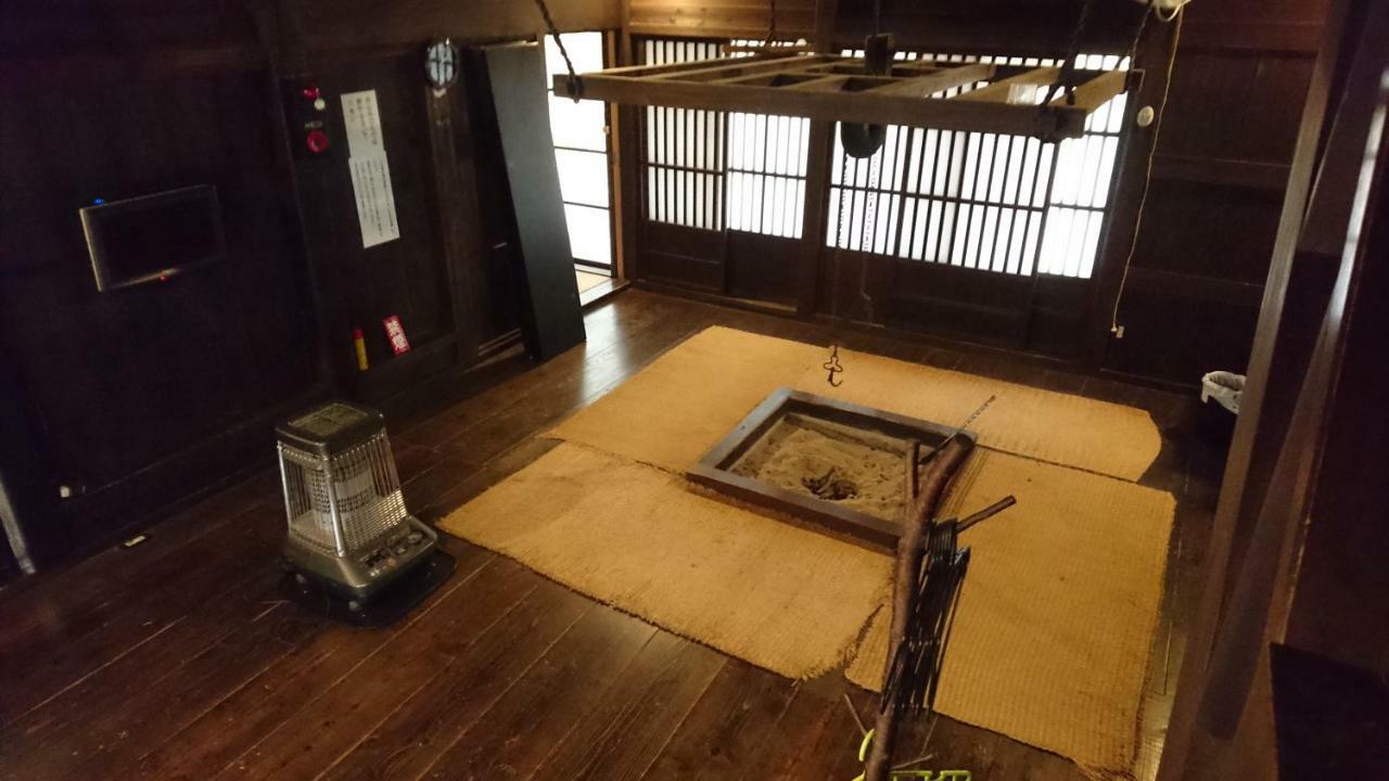 Отель Gokayama Gassho No Sato Nanto Экстерьер фото