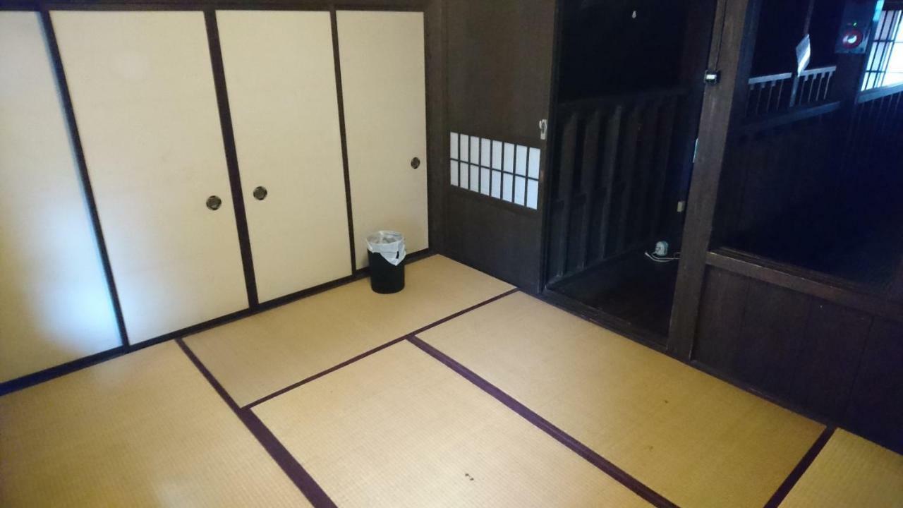 Отель Gokayama Gassho No Sato Nanto Экстерьер фото